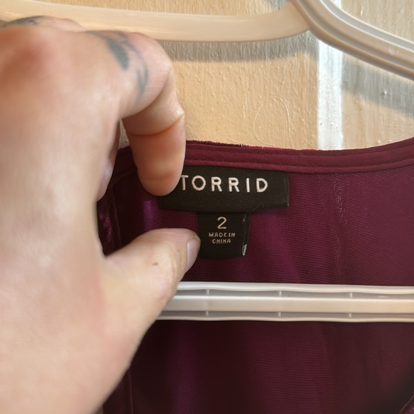Torrid Velvet Ruched Sleeve Top - Picture 5 of 5
